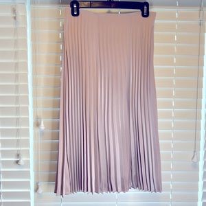judith & charles size 4 pink satin skirt. Perfect condition & never been worn.